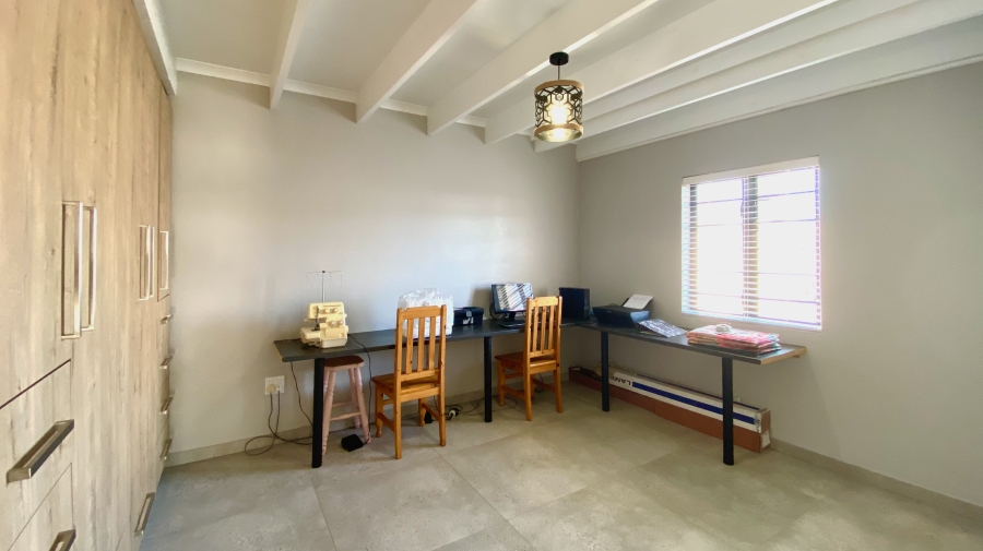 5 Bedroom Property for Sale in Dwarskersbos Western Cape